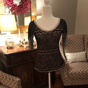 Women’s scoop neck top